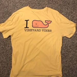 Vineyard vines t-shirt